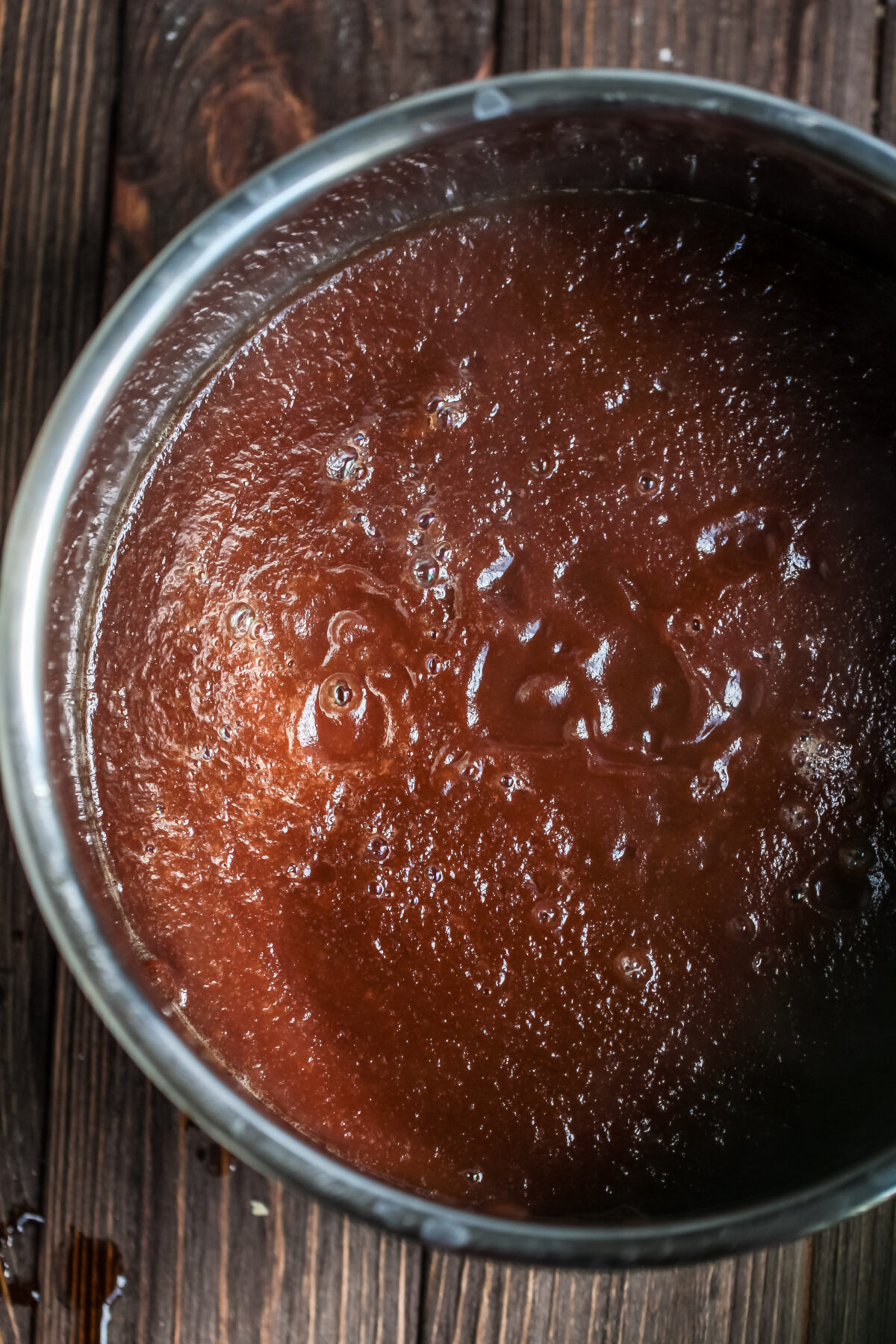 Apple butter cooking in the instant pot.