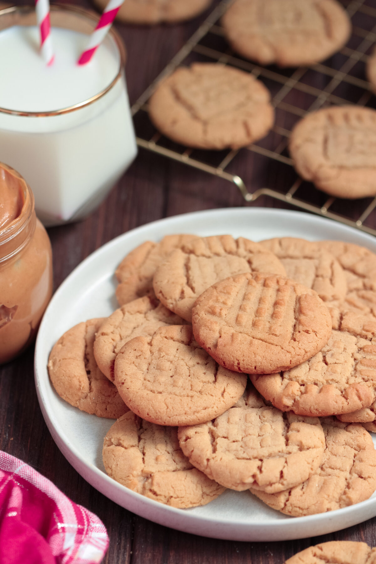 Craving some delicious peanut butter cookies? These classic cookies are crispy on the outside, and soft and chewy on the inside.