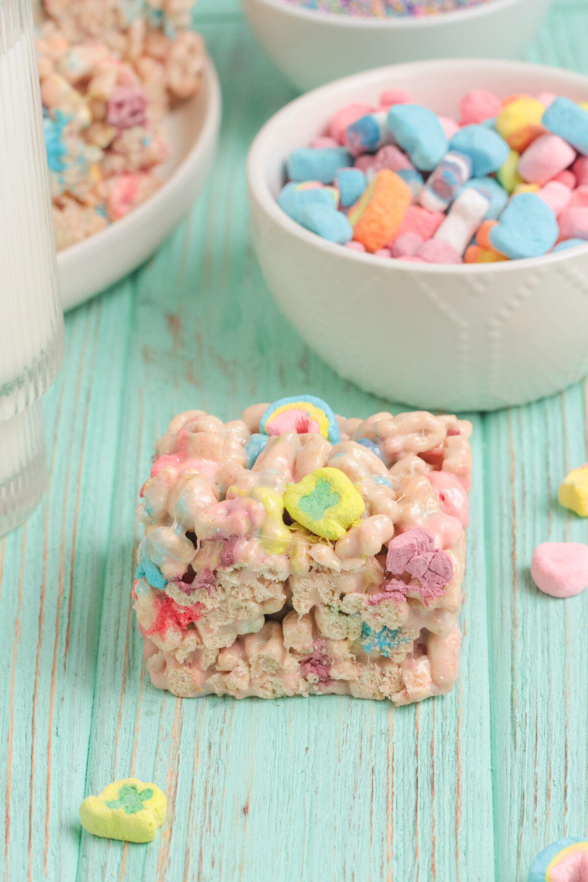 Turn your favourite cereal into a tasty snack with this easy Lucky charms treats recipe. Perfect for St. Patrick’s Day or any day of the year!