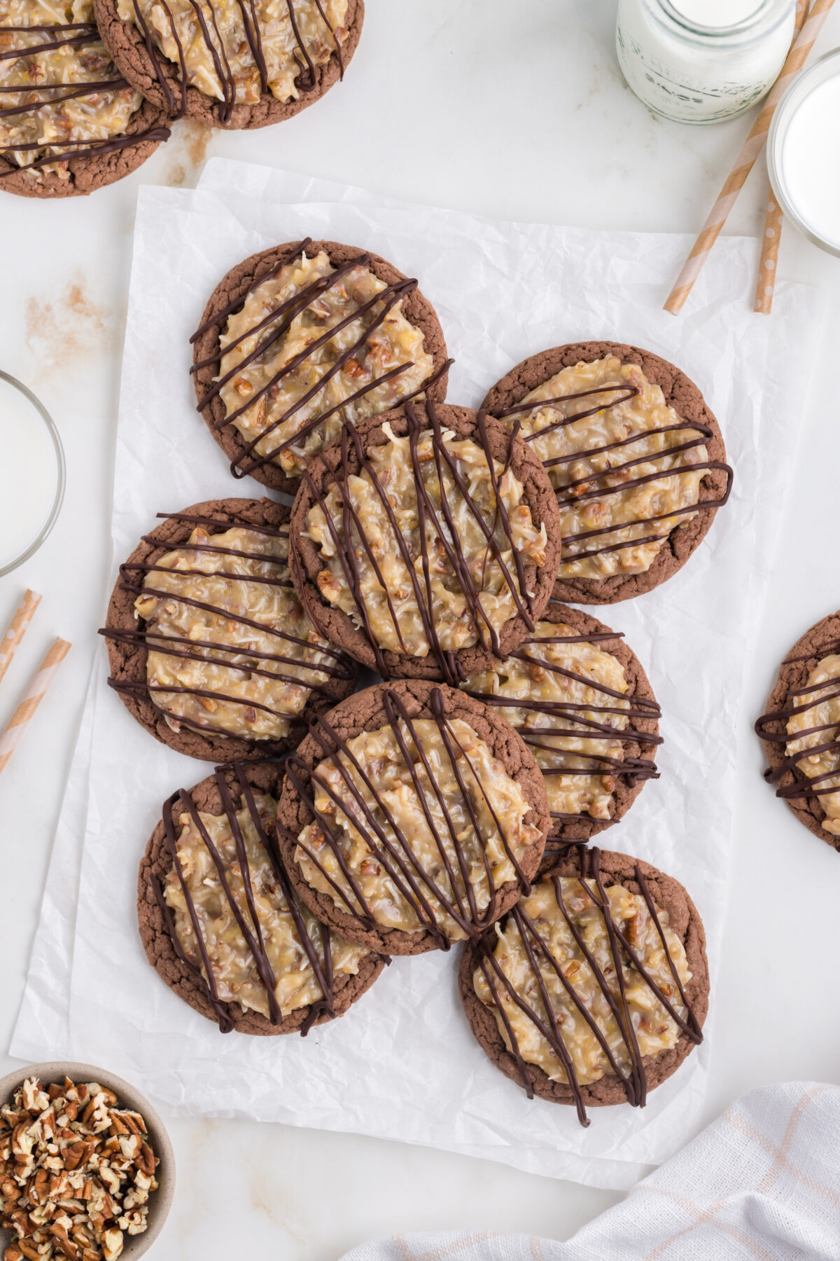 Get a classic dessert flavour in cookie form with this easy recipe for German Chocolate Cake Cookies featuring a rich coconut-pecan topping!
