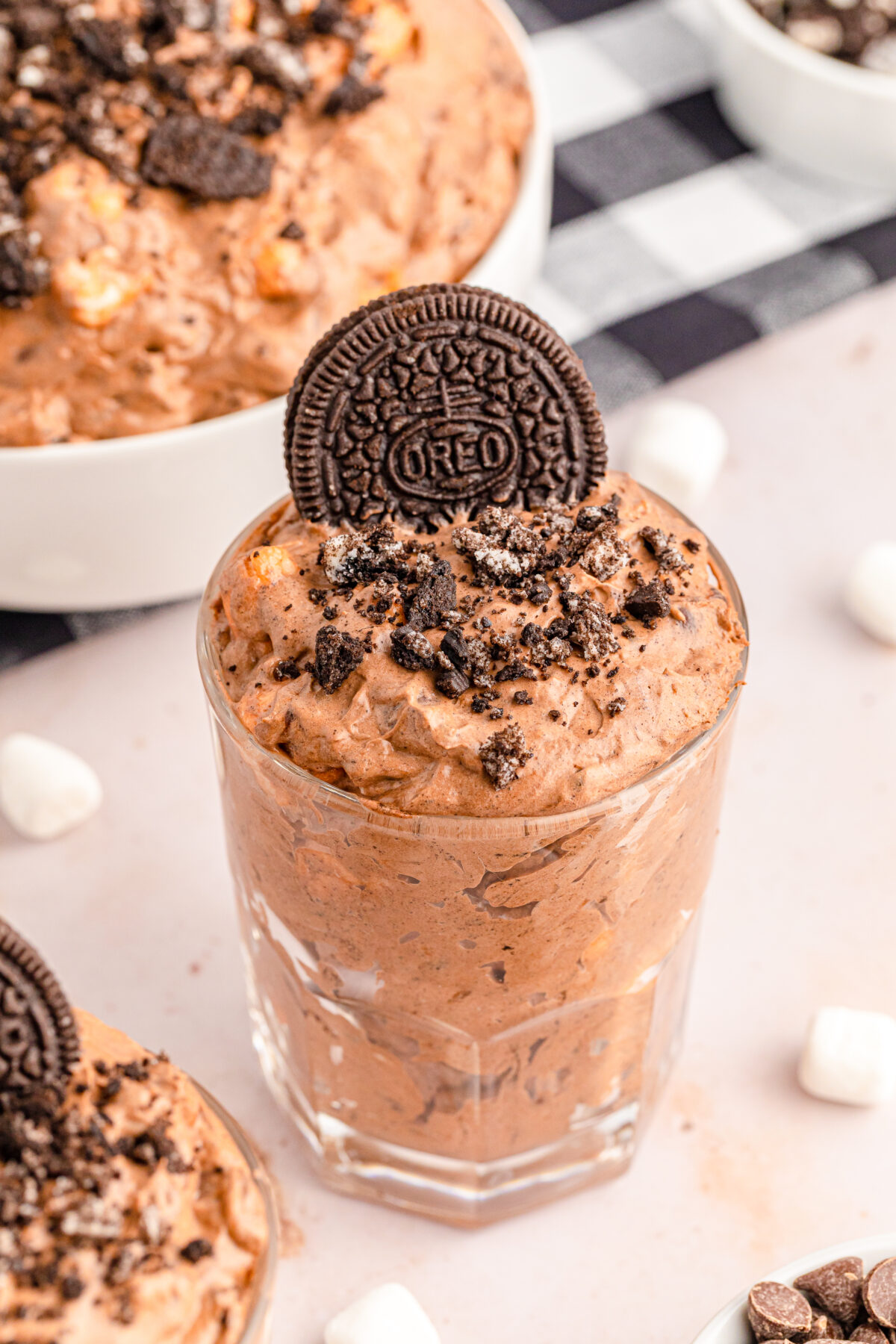 With just 6 simple ingredients you can make this creamy, fluffy, and tasty Oreo Fluff Salad recipe. Perfect for parties or special occasions!