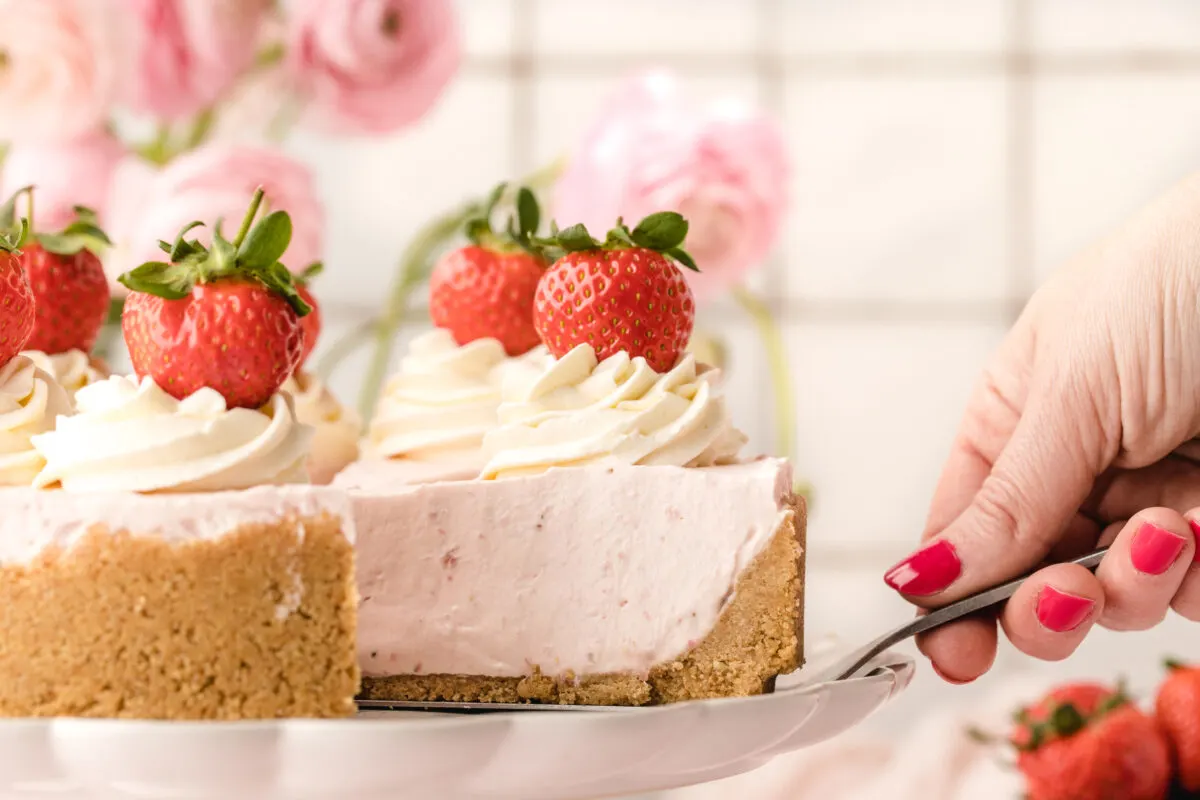 Get your fix of sweet strawberries with this no bake strawberry cheesecake recipe for a rich and creamy dessert the entire family will love!