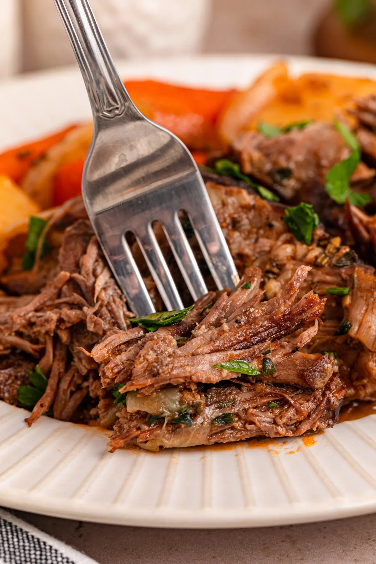 The perfect Dutch oven pot roast recipe for a succulent, tender feast. We combine simple ingredients with slow cooking for the best flavour.